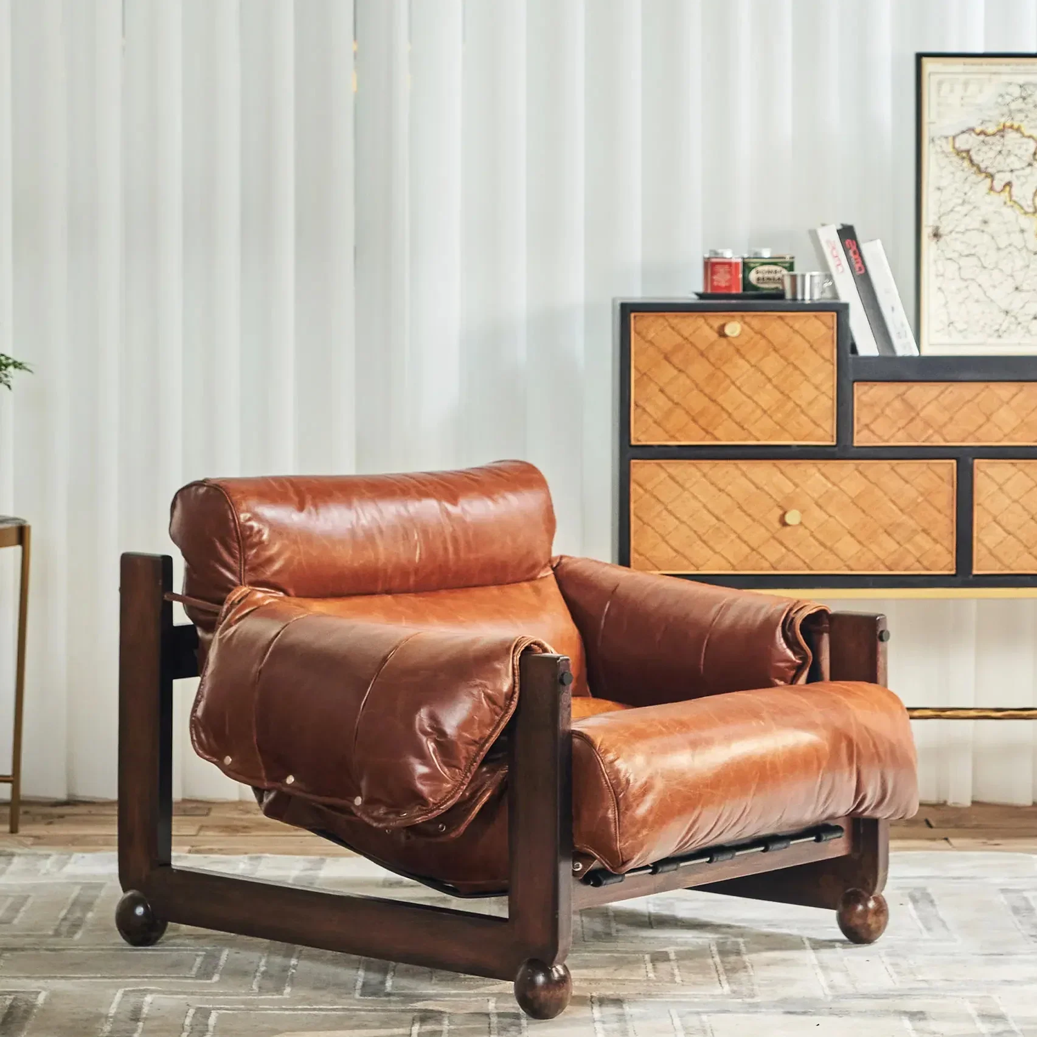 armchair_leather_1500 Mercury-Sessel aus Walnussholz und Rindsleder – Bild 1